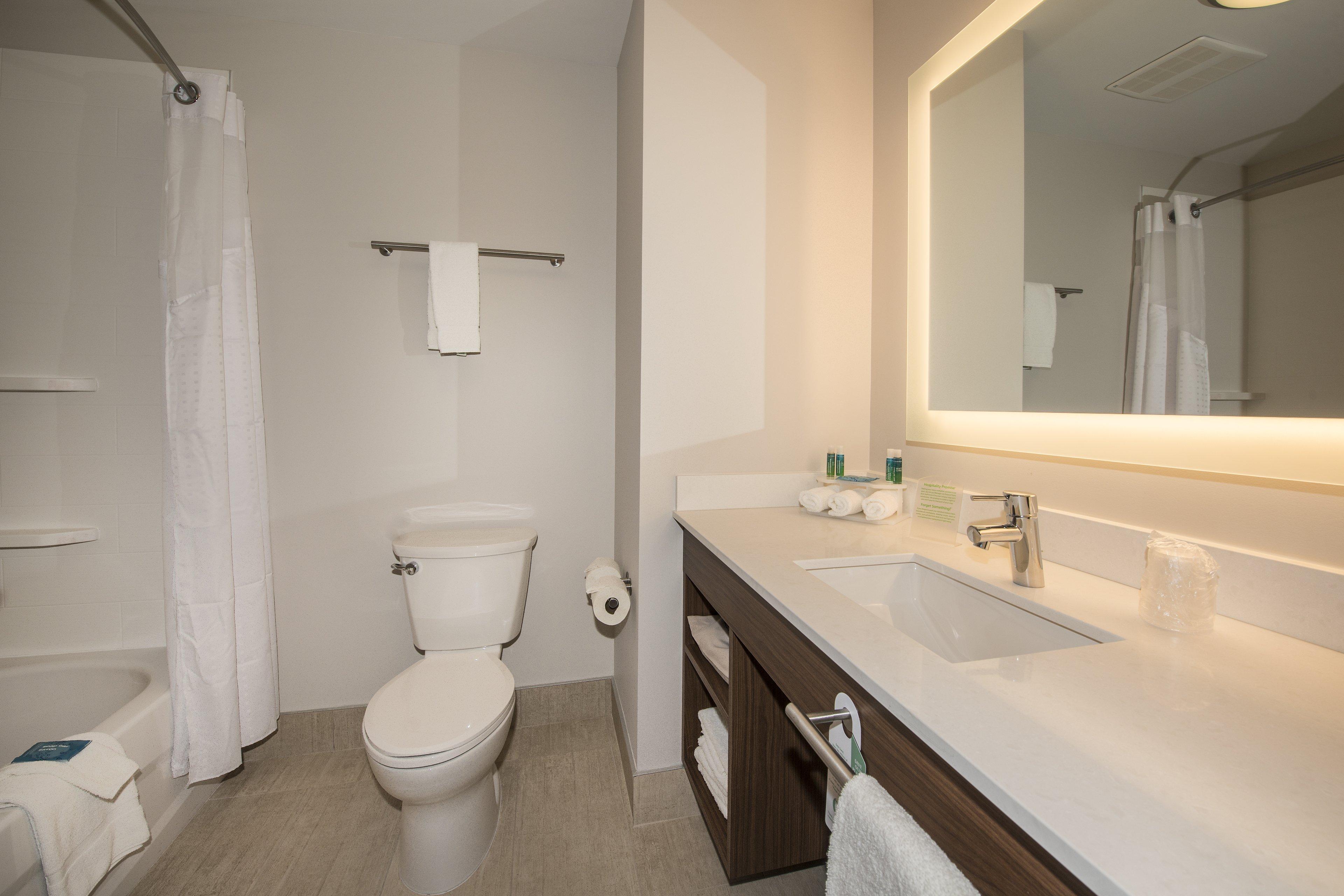 Holiday Inn Express & Suites Victoria-Colwood By Ihg Лангфорд Экстерьер фото